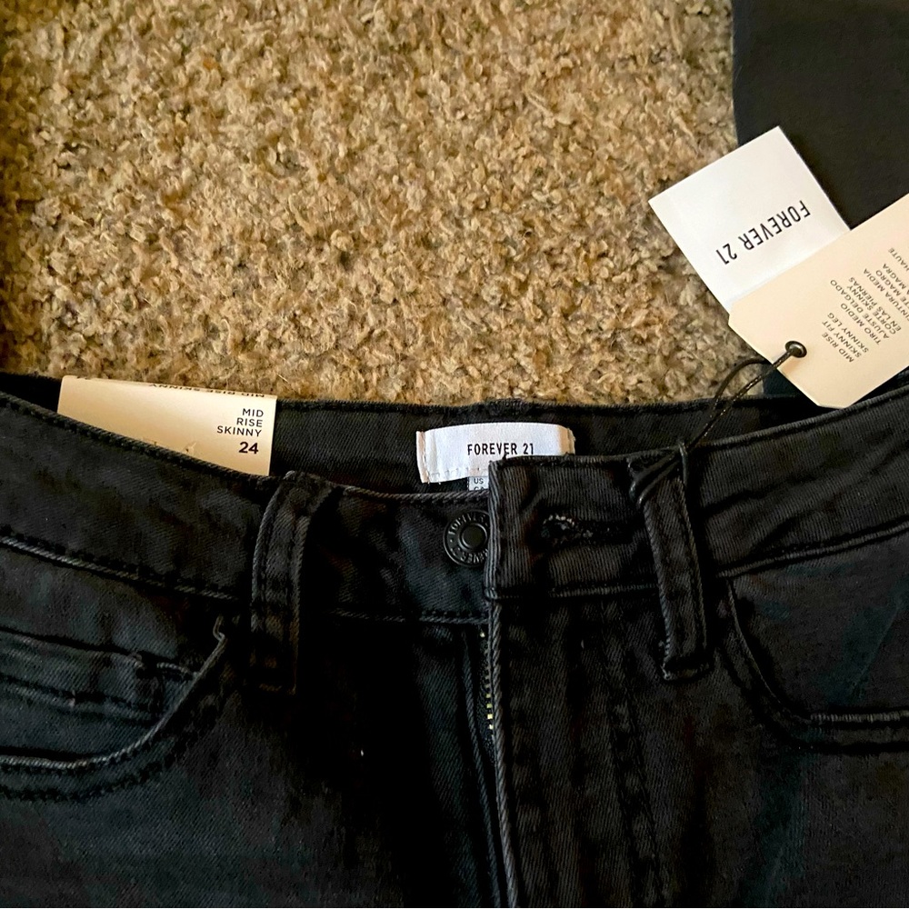 NWT Size 24 Black Mid Rise Skinny Jeans